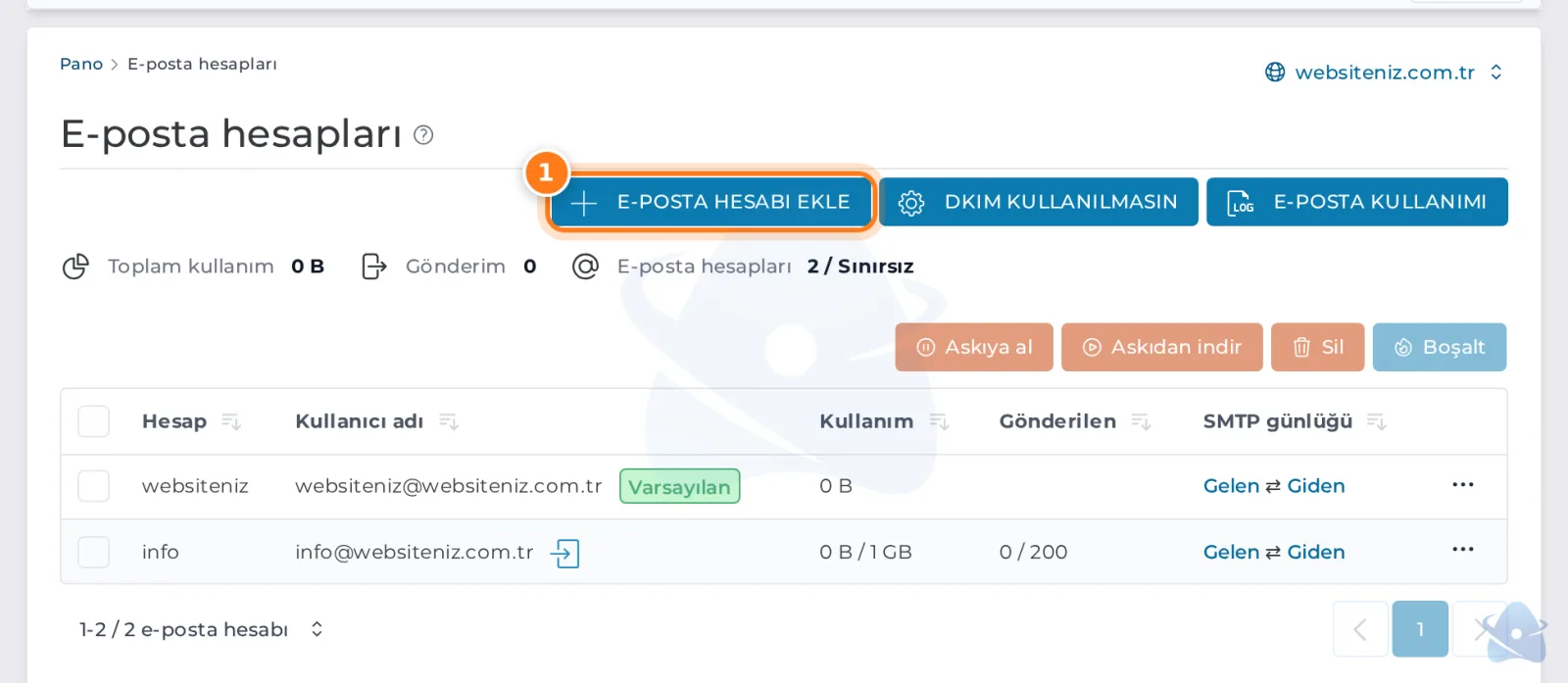 E-posta hesapları listesi ve E-posta hesabı ekle düğmesi